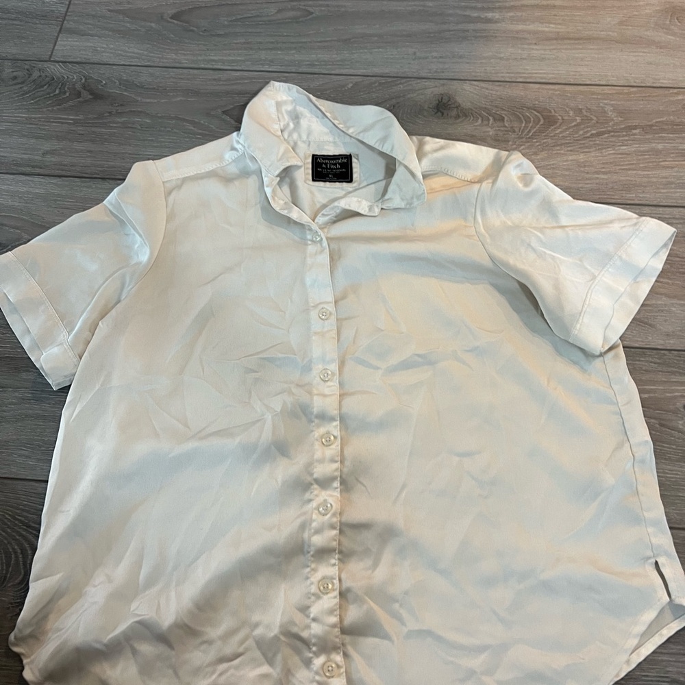Classic White Short-Sleeve Button-Up Shirt